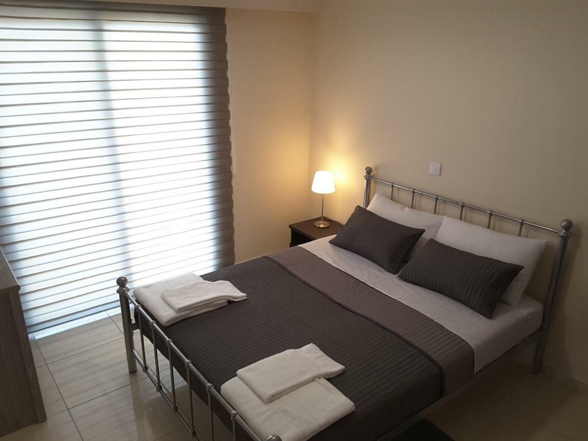 Lighthouse By The Sea Lovely 2Bdr Apartment Paphos Kültér fotó