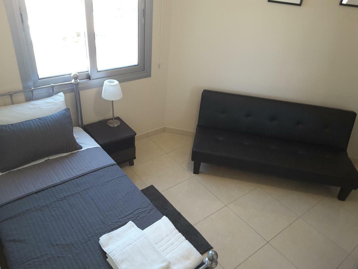 Lighthouse By The Sea Lovely 2Bdr Apartment Paphos Kültér fotó