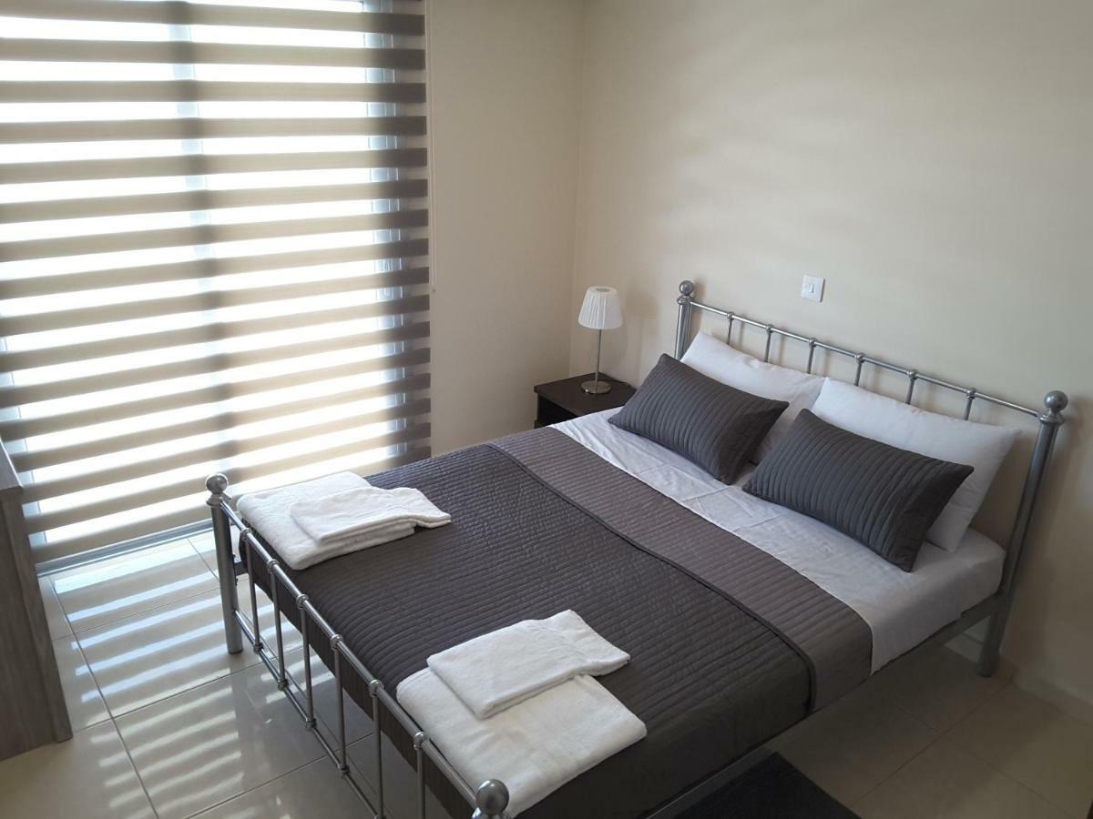 Lighthouse By The Sea Lovely 2Bdr Apartment Paphos Kültér fotó