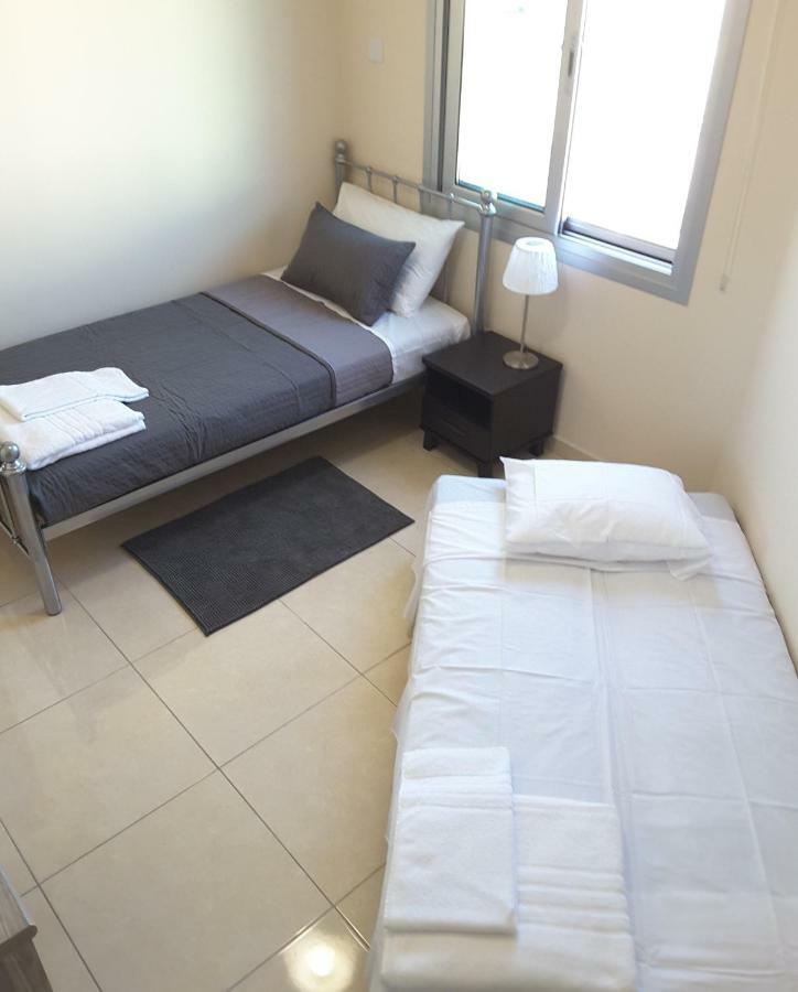 Lighthouse By The Sea Lovely 2Bdr Apartment Paphos Kültér fotó