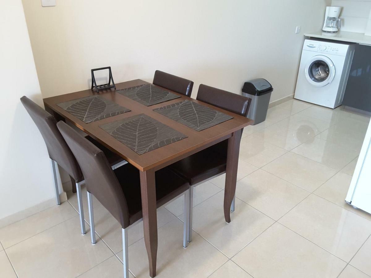 Lighthouse By The Sea Lovely 2Bdr Apartment Paphos Kültér fotó