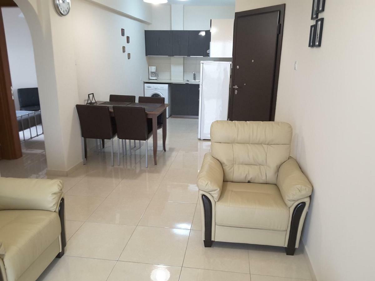 Lighthouse By The Sea Lovely 2Bdr Apartment Paphos Kültér fotó